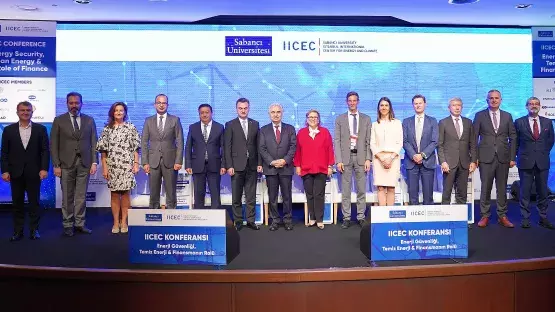 2025'te Ailenin Geleceği: Akıllı Finansal Hedefler